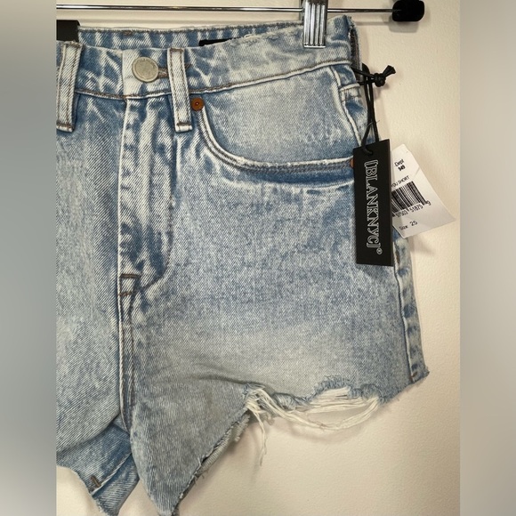NWT BLANKNYC The Reeve Ultra High-Rise Frayed Hem Light Denim Shorts Size 25 - Picture 6 of 14